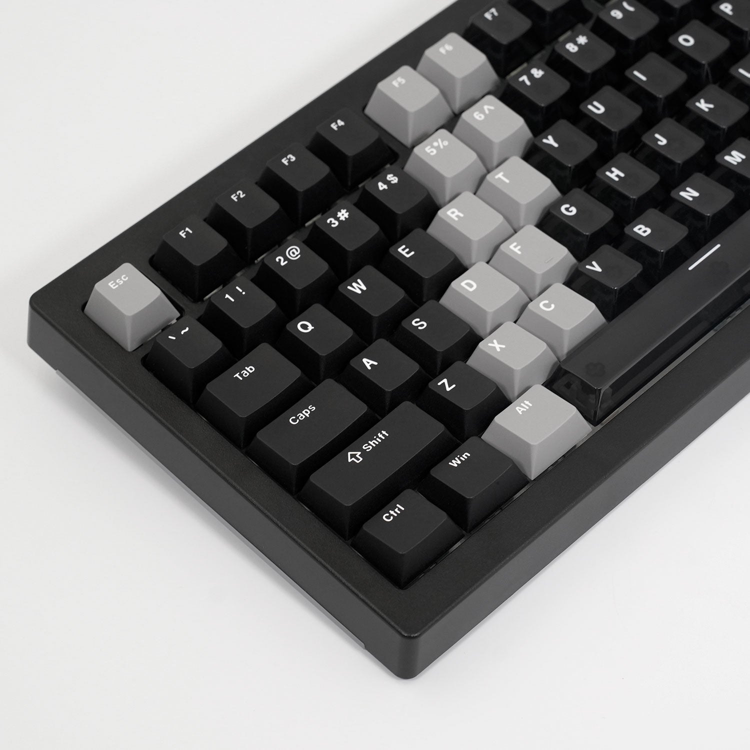 Akko 5075 V3 HE Magnetic Keyboard Gradient Hybrid Black Transparent Left Details