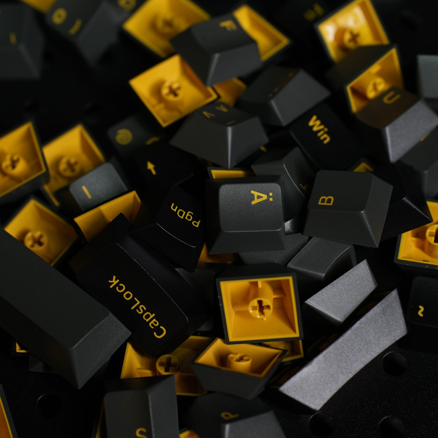 Black & Gold ISO DE Tastenkappen Set (69-Tasten) details