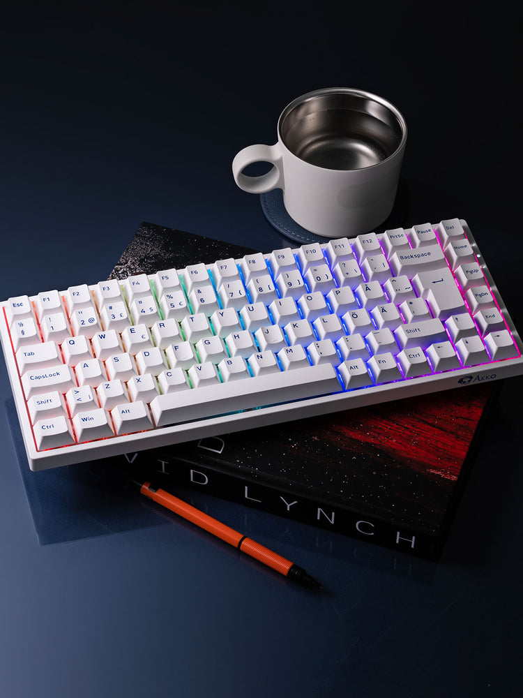 Blue on White ISO Nordic Keycap Set Install on the Keyboard