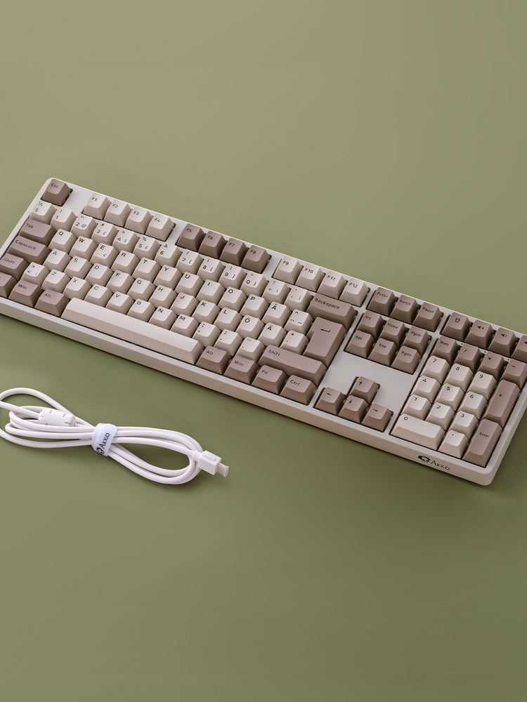 Steam Engine ISO Tastenkappen Set (109-key) Installed on the Keyboard