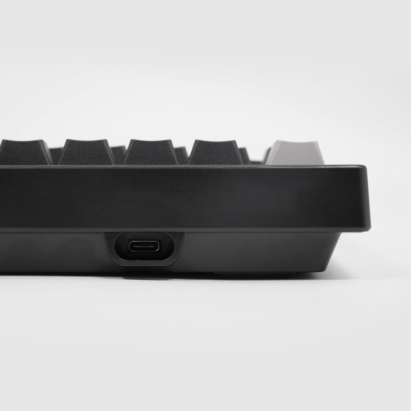 Akko 5075 V3 HE Magnetic Keyboard Gradient Hybrid Black Transparent Interface Details