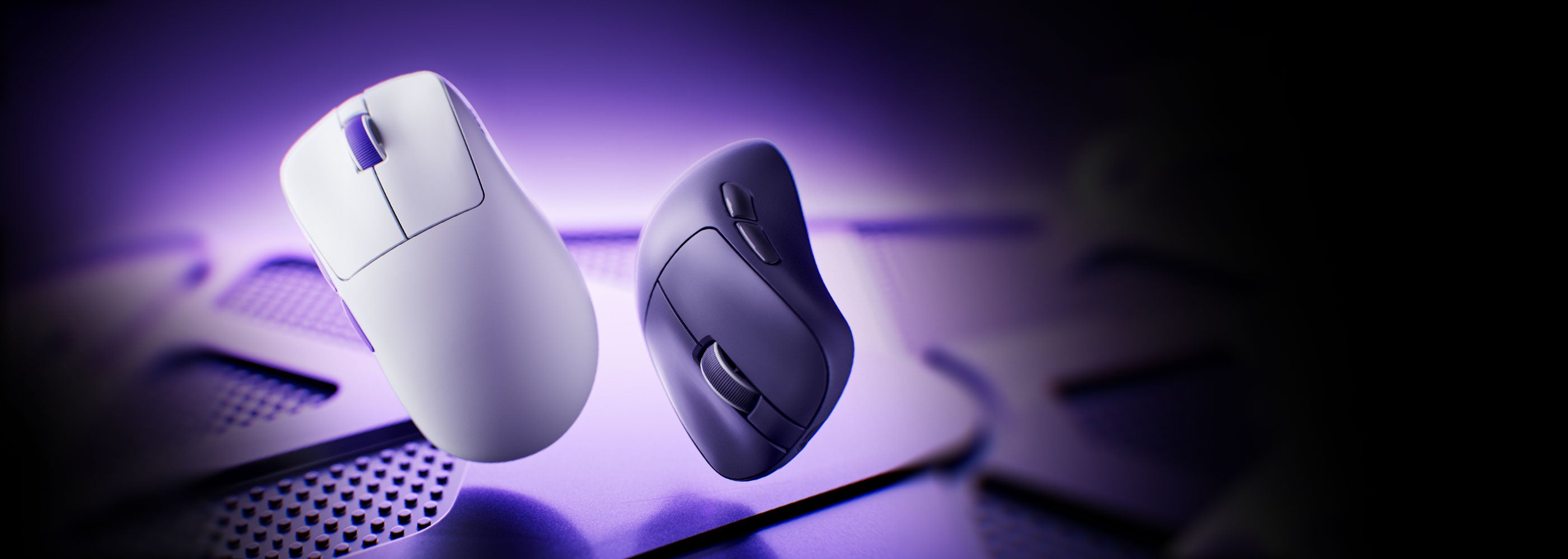 Akko Nest Gaming Mouse Black White