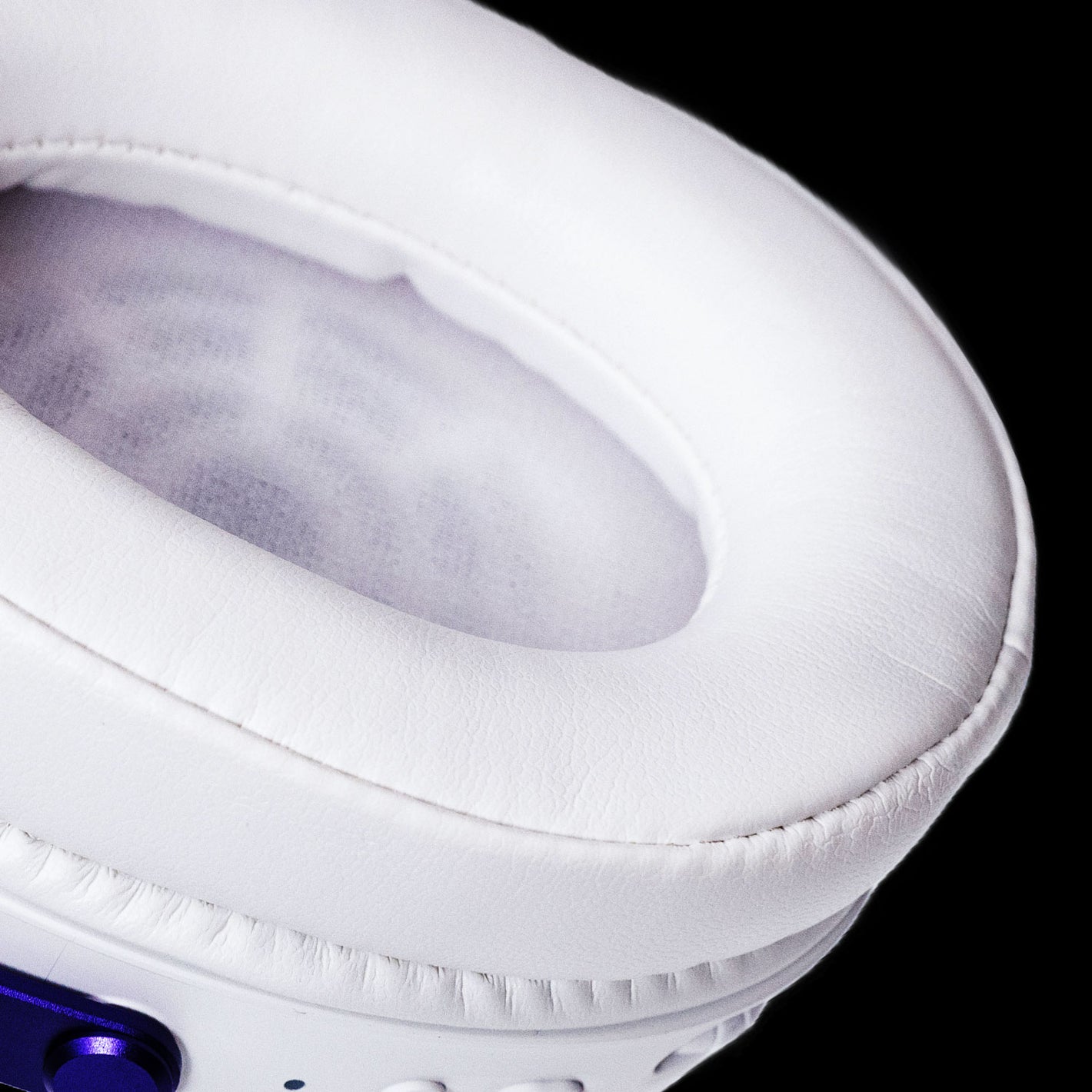 Akko Verge Gaming Headset Skin-Friendly Full-Cover Earpads