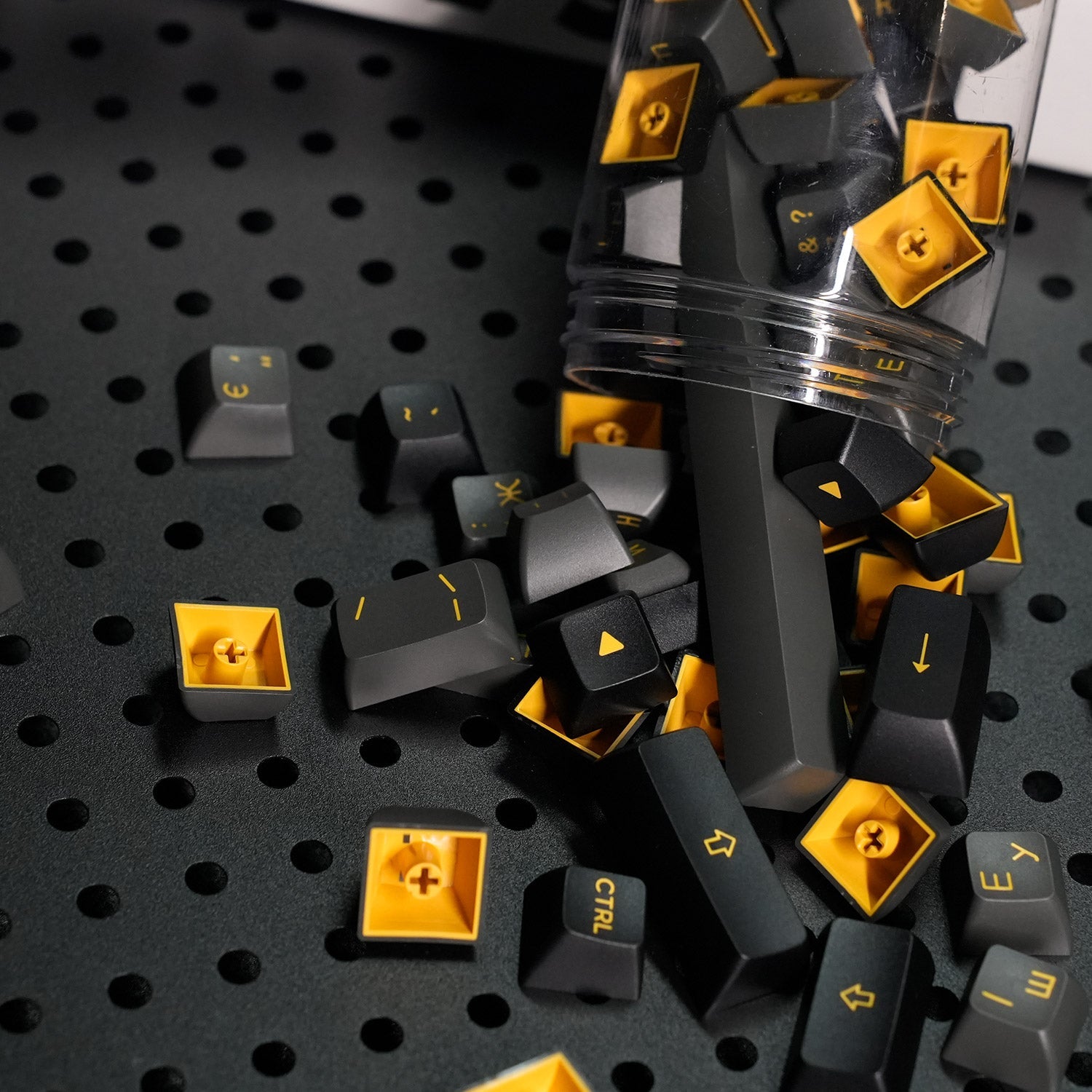 Black & Gold Cyrillic Keycap Set (68-key) Details