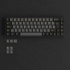 Black & Gold ISO Nordic Tastenkappen Set (76-Tasten) install on the keyboard