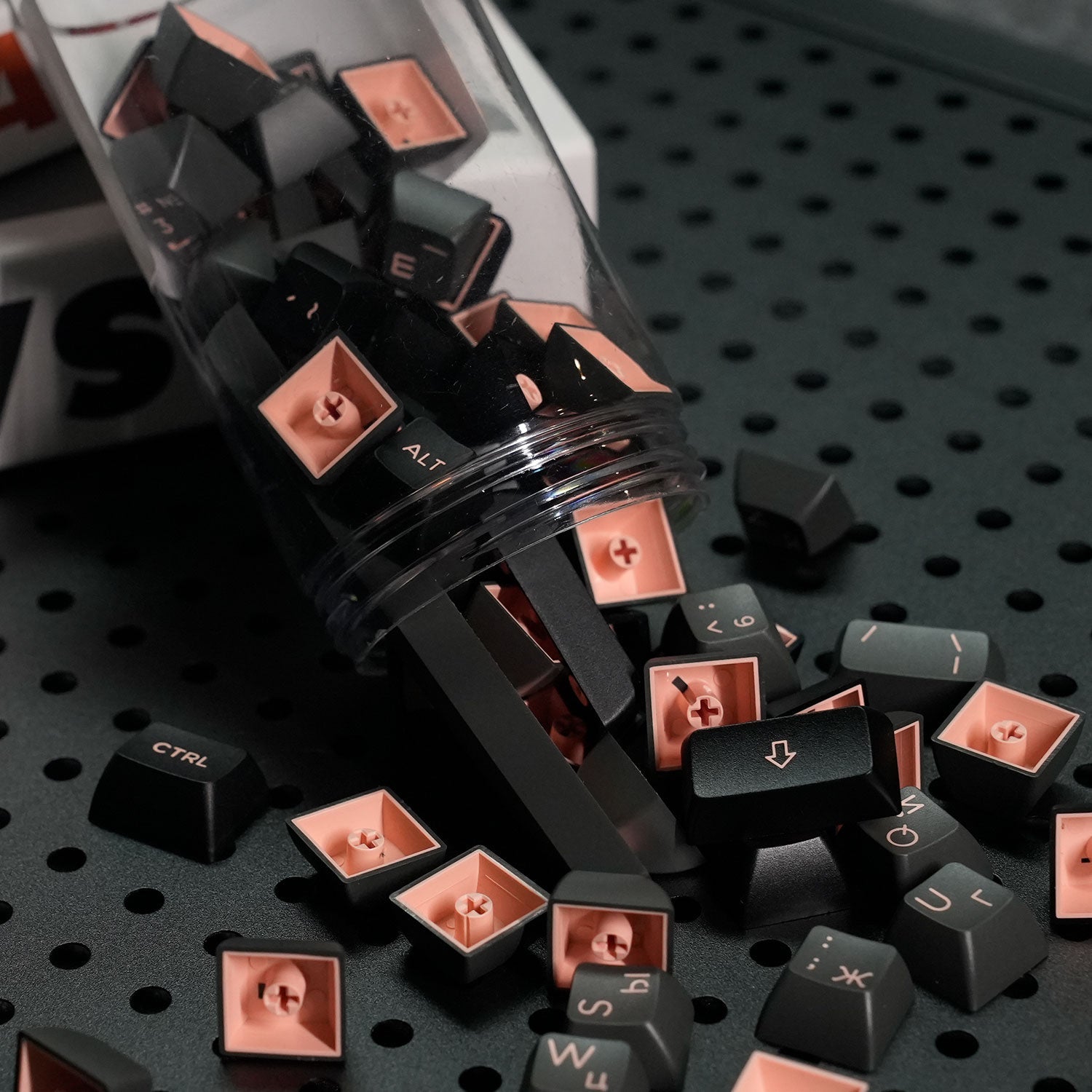 Akko Black Pink Cyrillic Keycap Set (68-key) Details