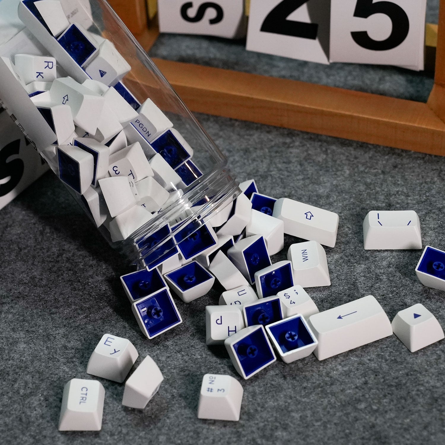 Akko Blue on White Keycap Set (68-key) Details