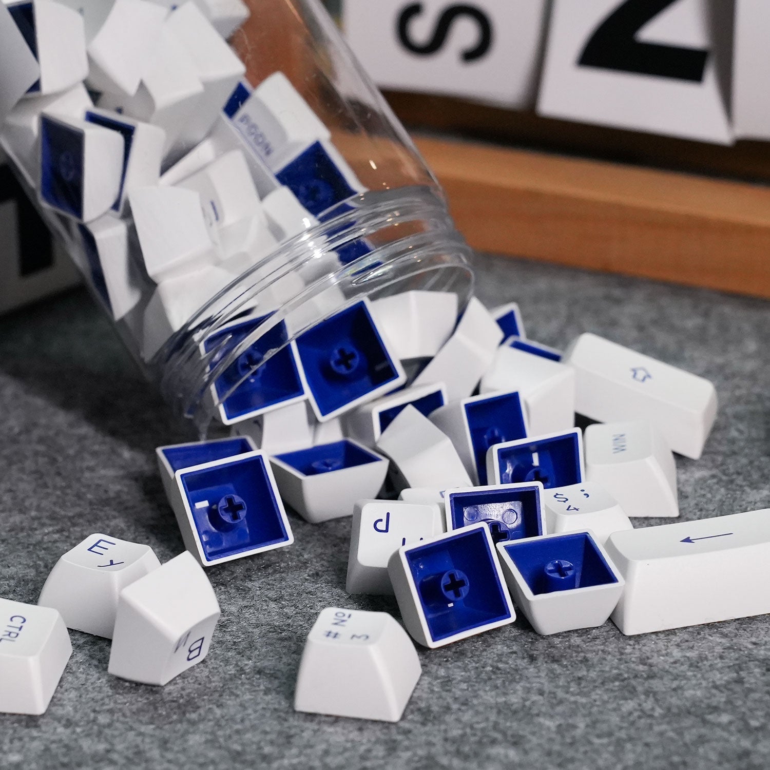 Akko Blue on White Keycap Set (68-key) Details