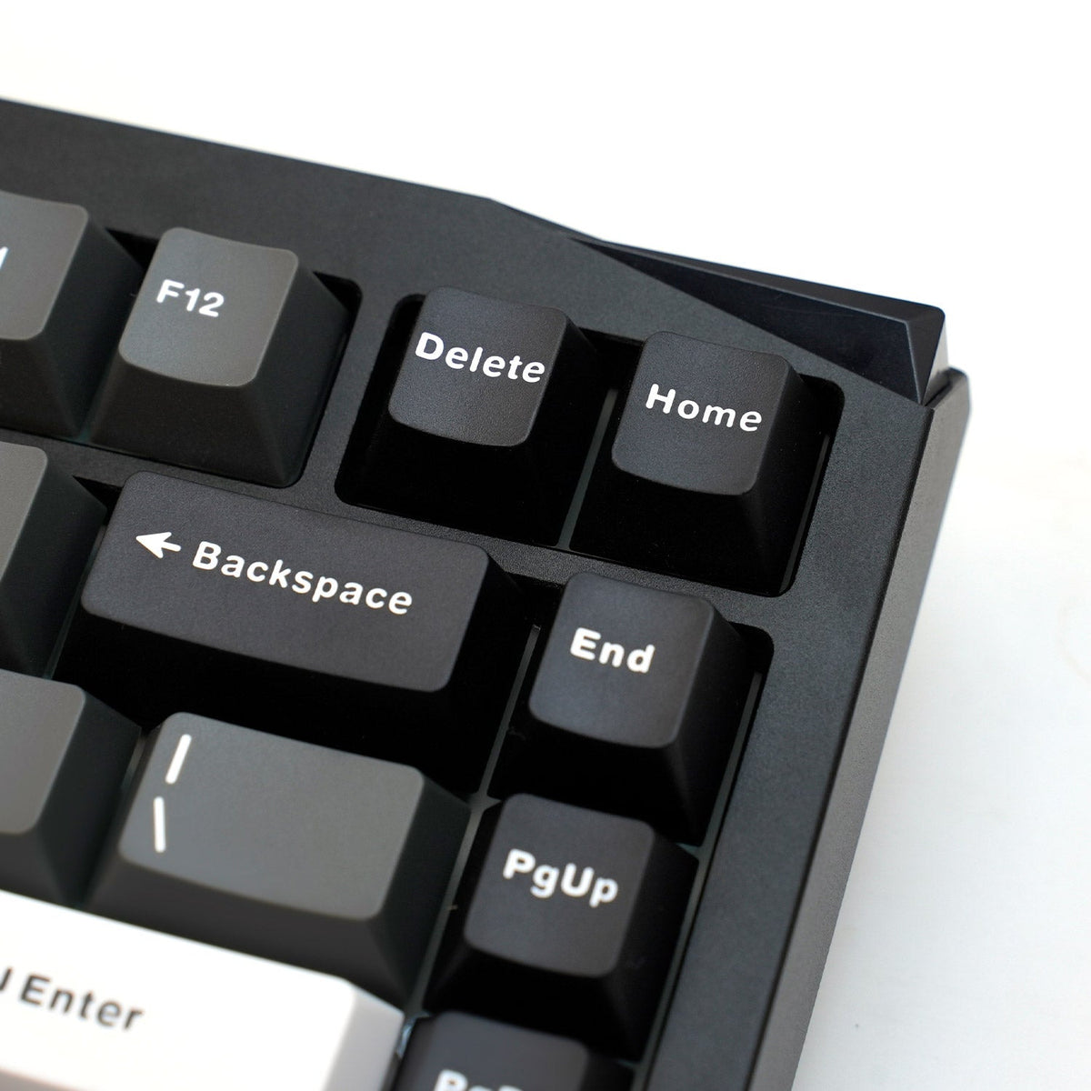 Akko Mineral 01 VIA Custom Mechanical Keyboard Translucent Acrylic Corner with Synchronized RGB Patterns