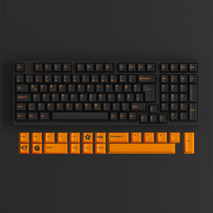 Orange on Black ISO DE Tastenkappen Set (99-key) Install on the Keyboard