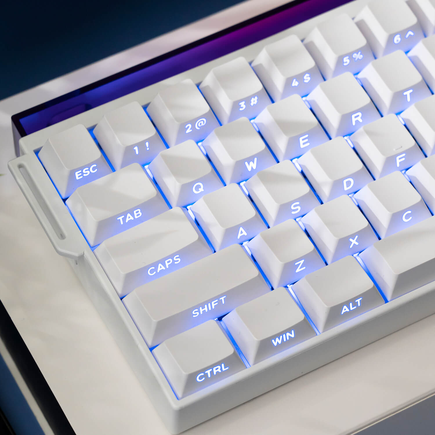 Shine60 HE Magnetic Keyboard Shine Through Keycaps Details